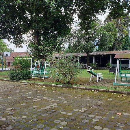 Yehezkiel Hotel Lembang Mitra Reddoorz Екстериор снимка